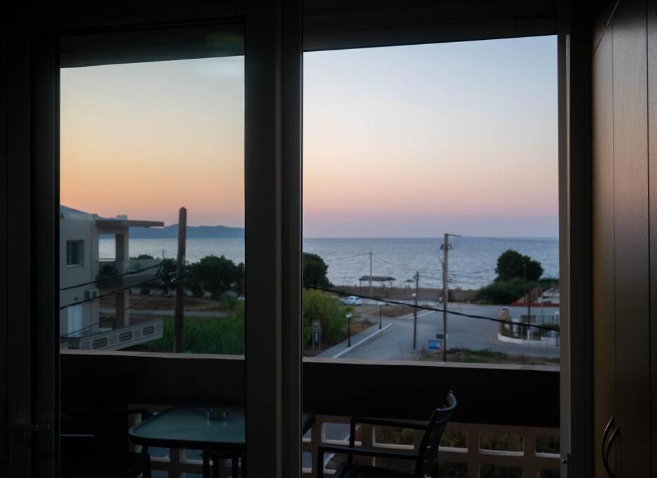 Appartement Smell Of The Sea à Kíssamos Extérieur photo